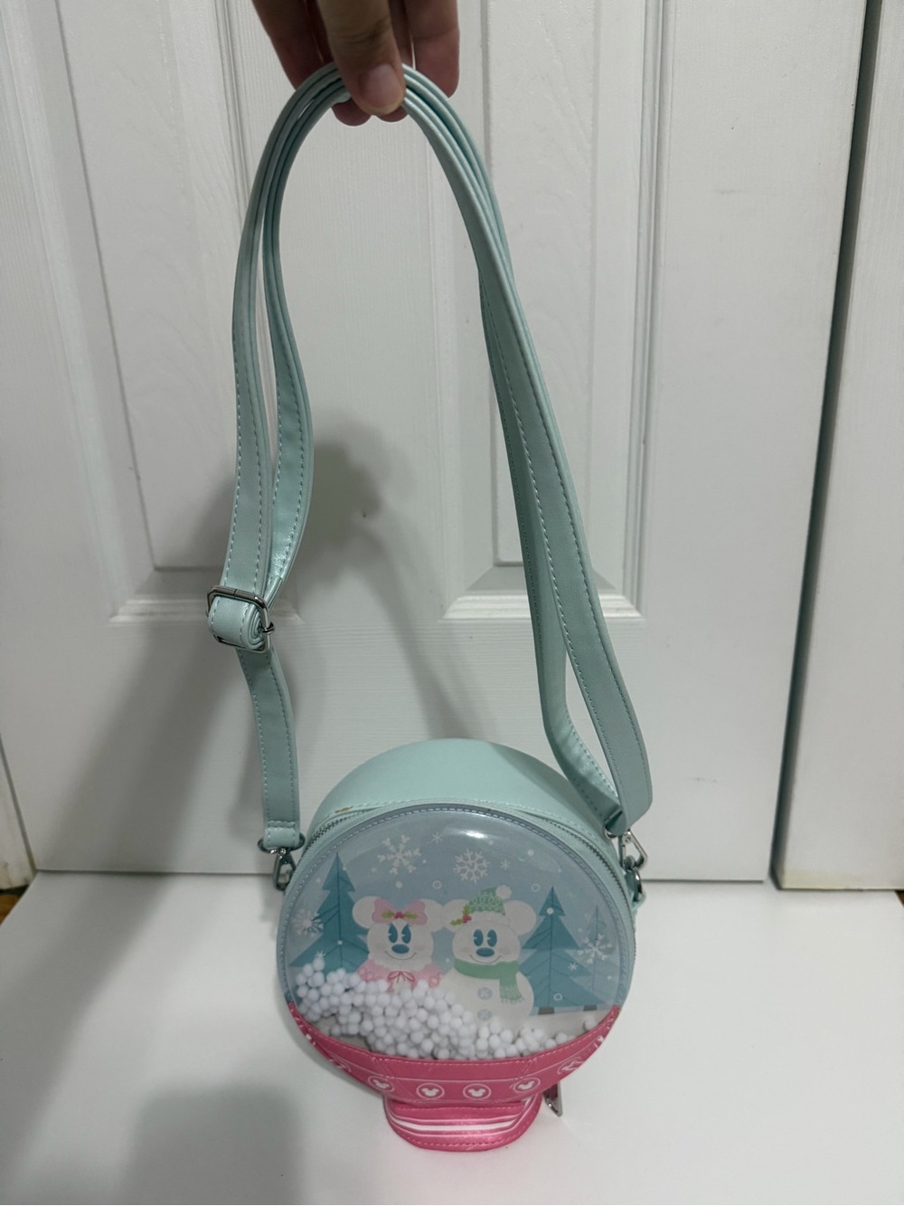 Disney Loungefly Minnie Friends Crossbody Bag Womens Small Light Blue Snowglobe